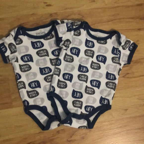 TWIN BABY BOY LOT! 👶🏻👶🏻💙💙 - Picture 7 of 8